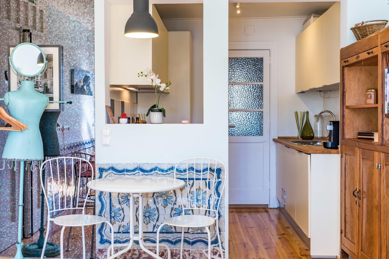 Charming Apartments In The Heart Of Lisbona Esterno foto