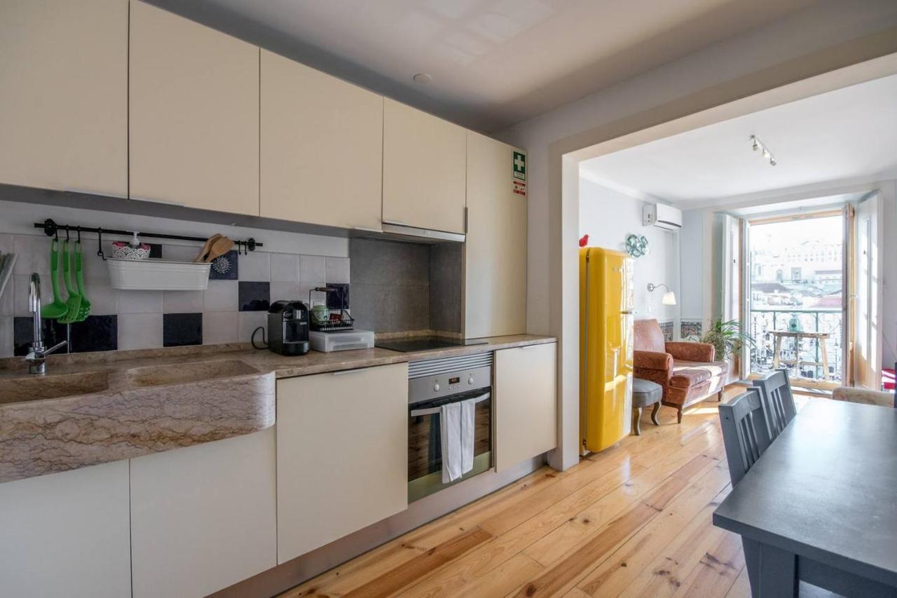 Charming Apartments In The Heart Of Lisbona Esterno foto